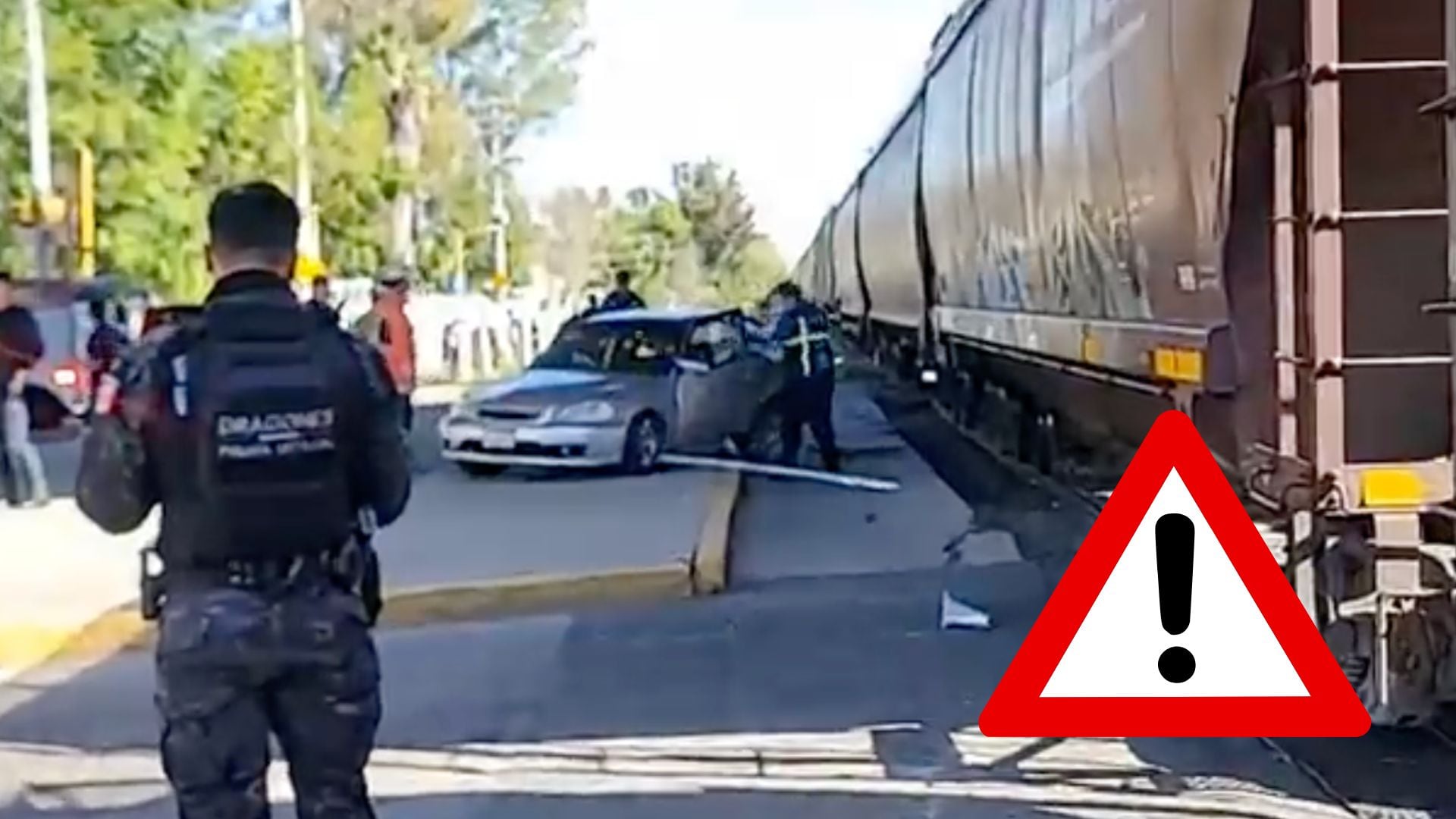 ÚLTIMA HORA: Colisión del tren con vehículo en el cruce de Vías del Ferrocarril con Primer Anillo en Ojo de Agua; una persona fallecida