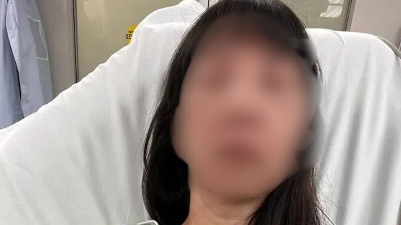 ¡IMPACTANTE! Mujer es atacada por tres arañas violinistas y así luce su rostro después del accidente