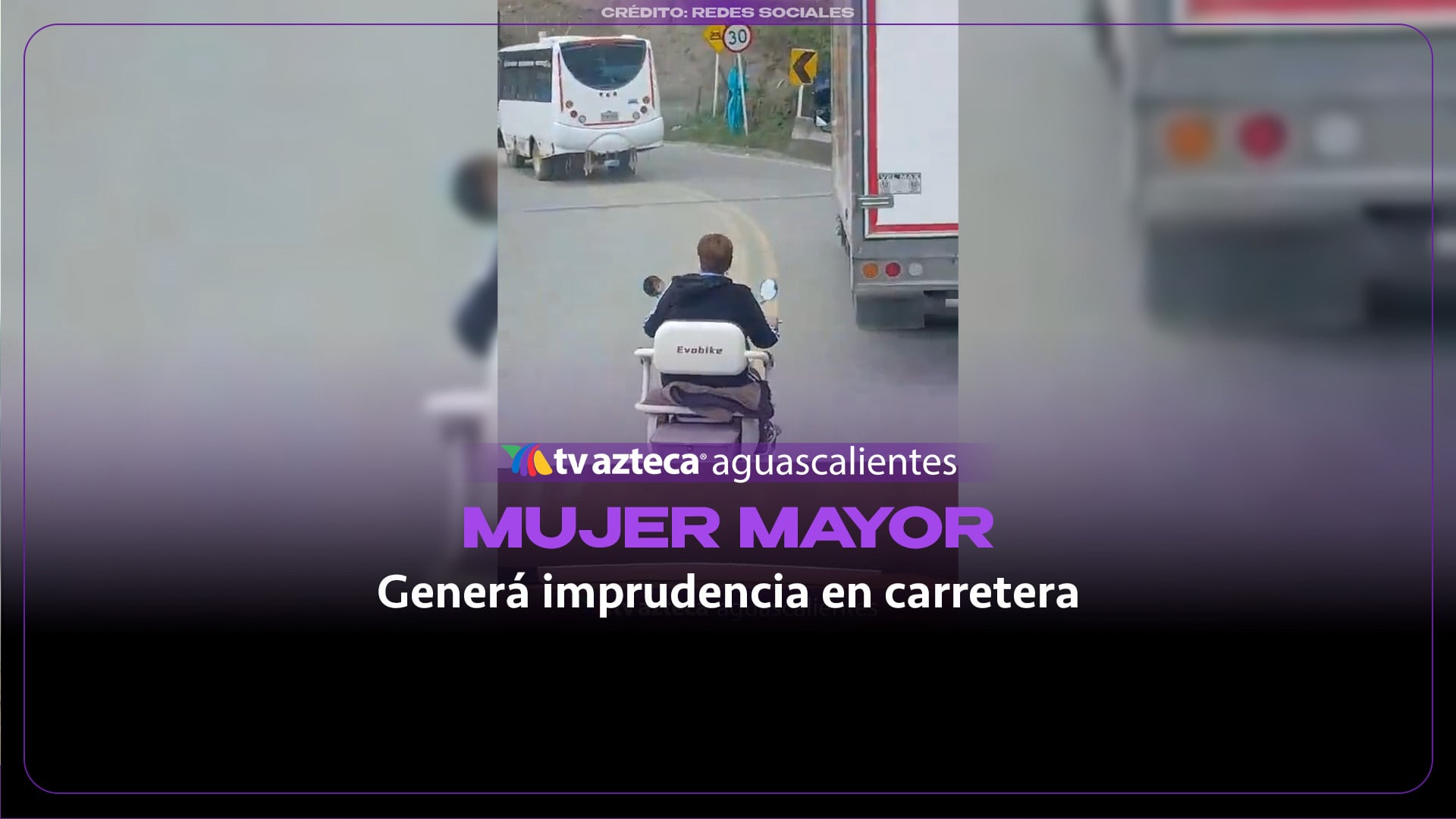 Abuelita en silla de ruedas circula por carretera en Taiwán