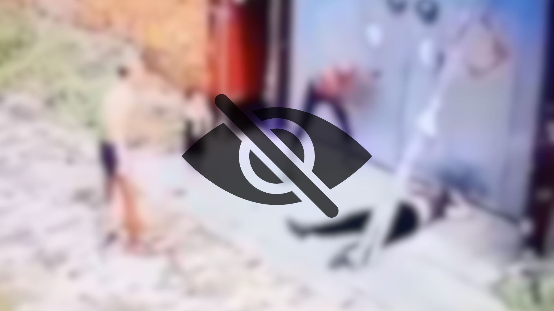 ¡IMÁGENES SENSIBLES! VIDEO: Hombre golpea con una pala a una mujer y a su nieta de tres años; la mujer murió y la menor quedó gravemente herida